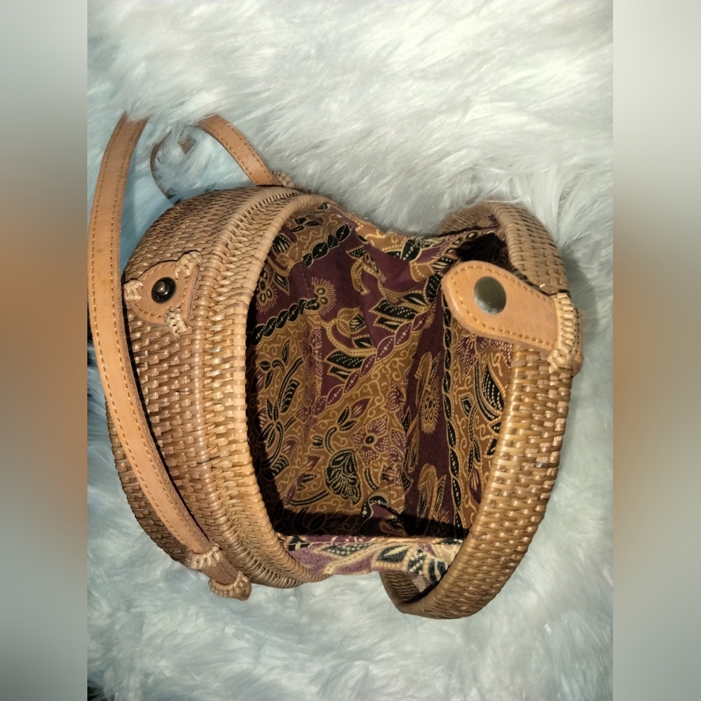 🌿✨ Boho-Chic Round Rattan Handbag ✨🌿 - Picture 5 of 6
